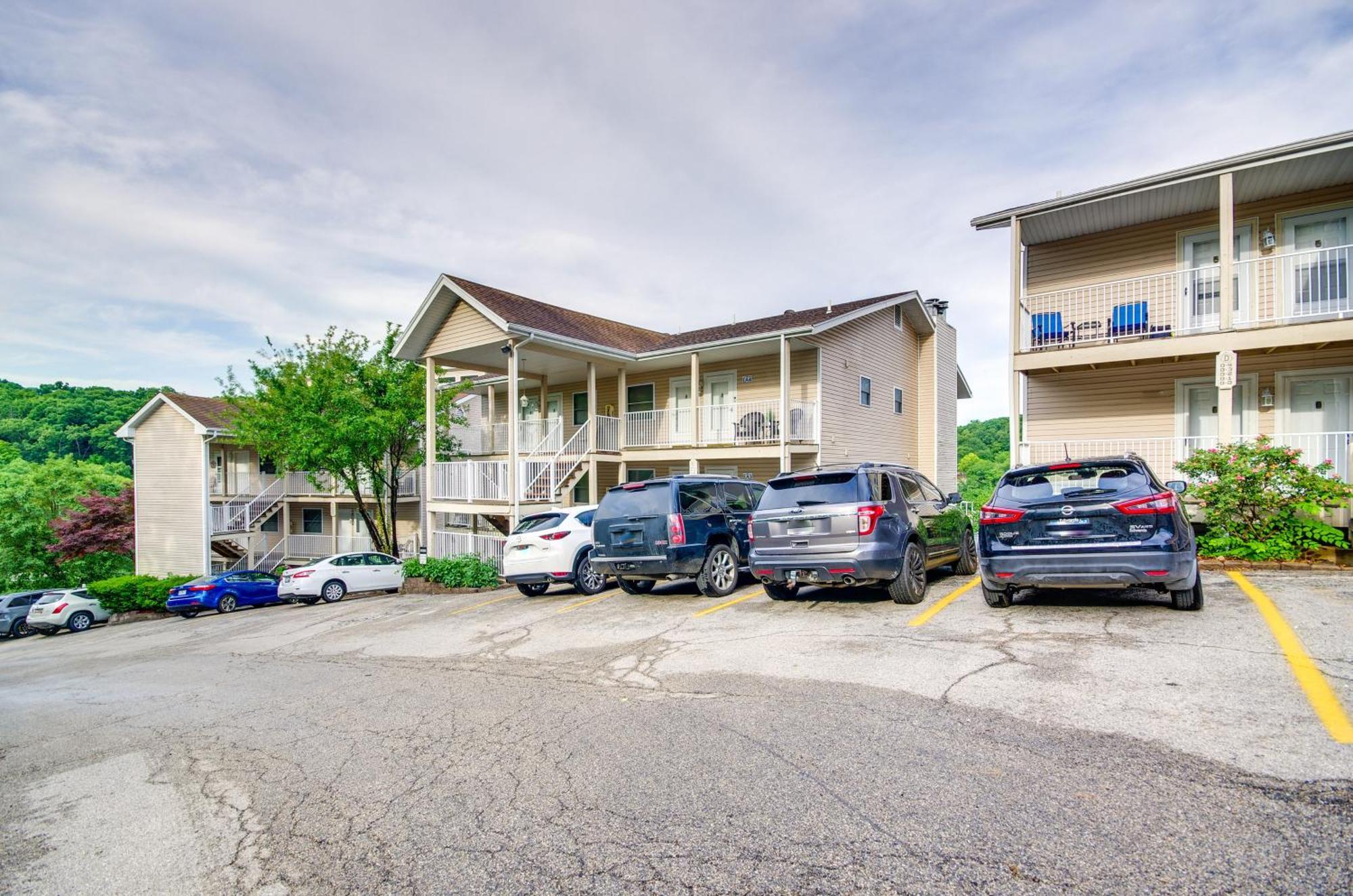 Cozy Lake Ozark Condo Rental With Grill, Pool Access Екстер'єр фото